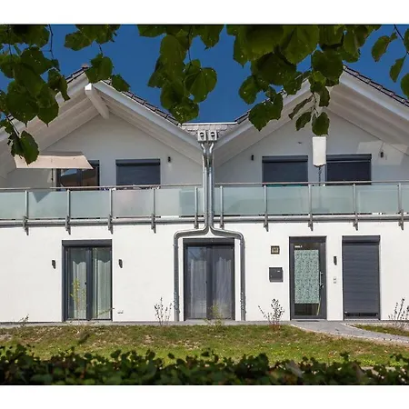 Three-master House No 2 *